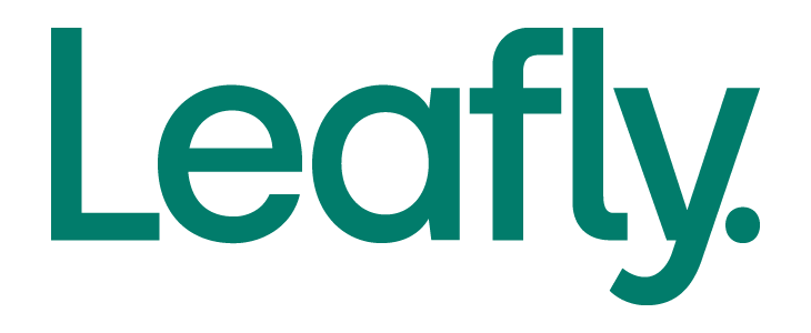 El logotipo de leaffly sobre fondo blanco.